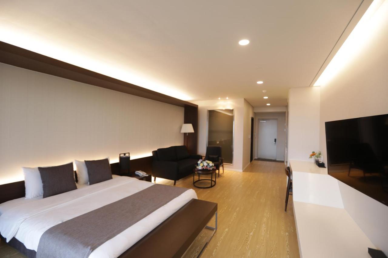 The Qube Resort Jeju Σεογκουίπο Εξωτερικό φωτογραφία